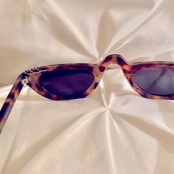 NEW TORTOISE SHELL SUNGLASSES - Picture 4 of 4